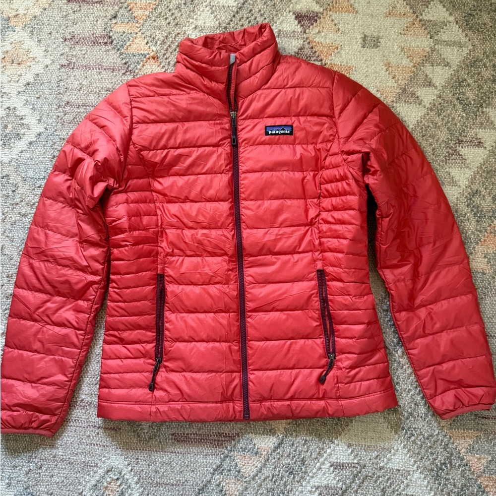 Patagonia S Women’s Down Sweater in Red/Orange